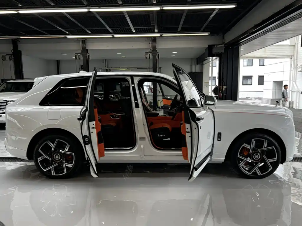 Rolls-Royce Cullinan — миниатюра 6