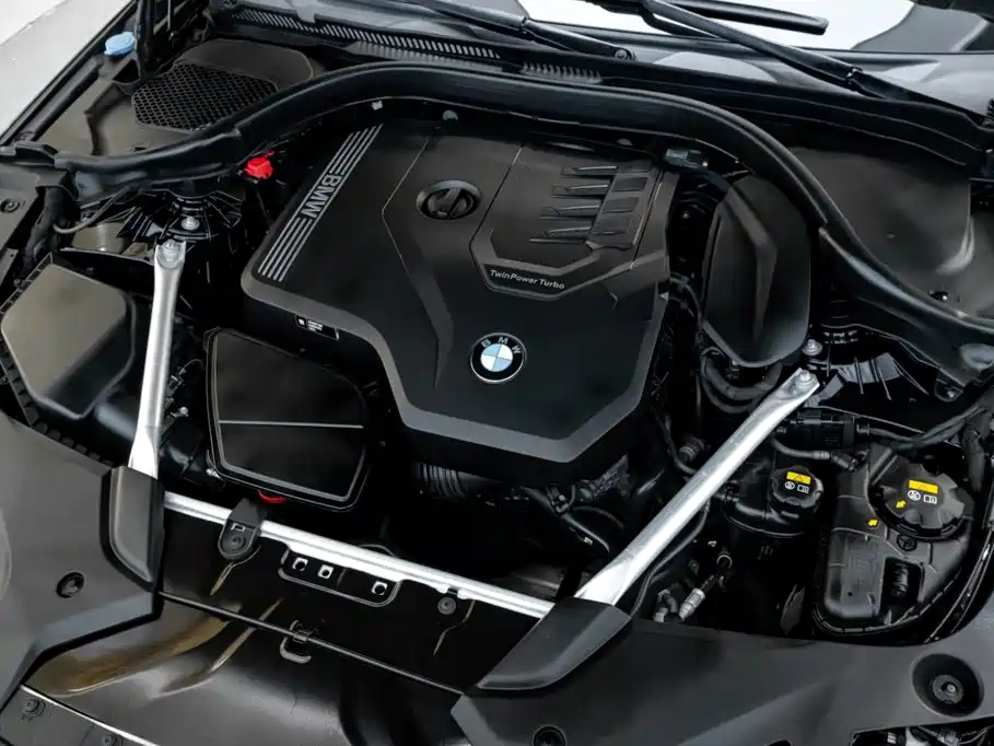 BMW 5 Series — миниатюра 11