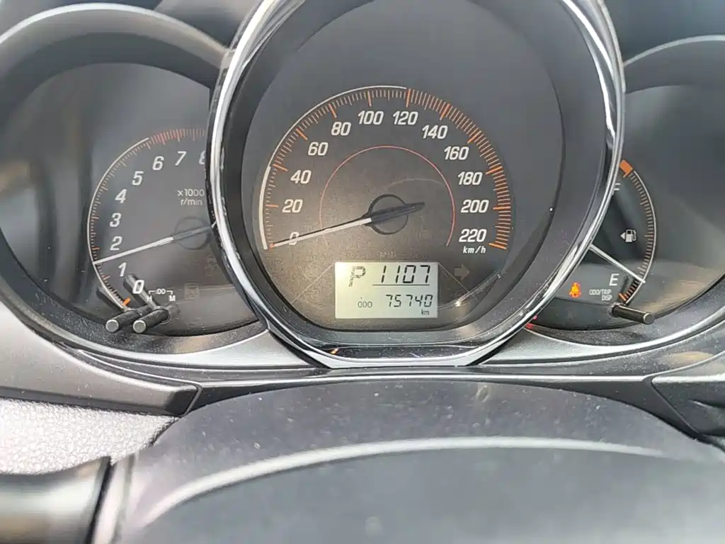 Toyota Yaris L — миниатюра 12