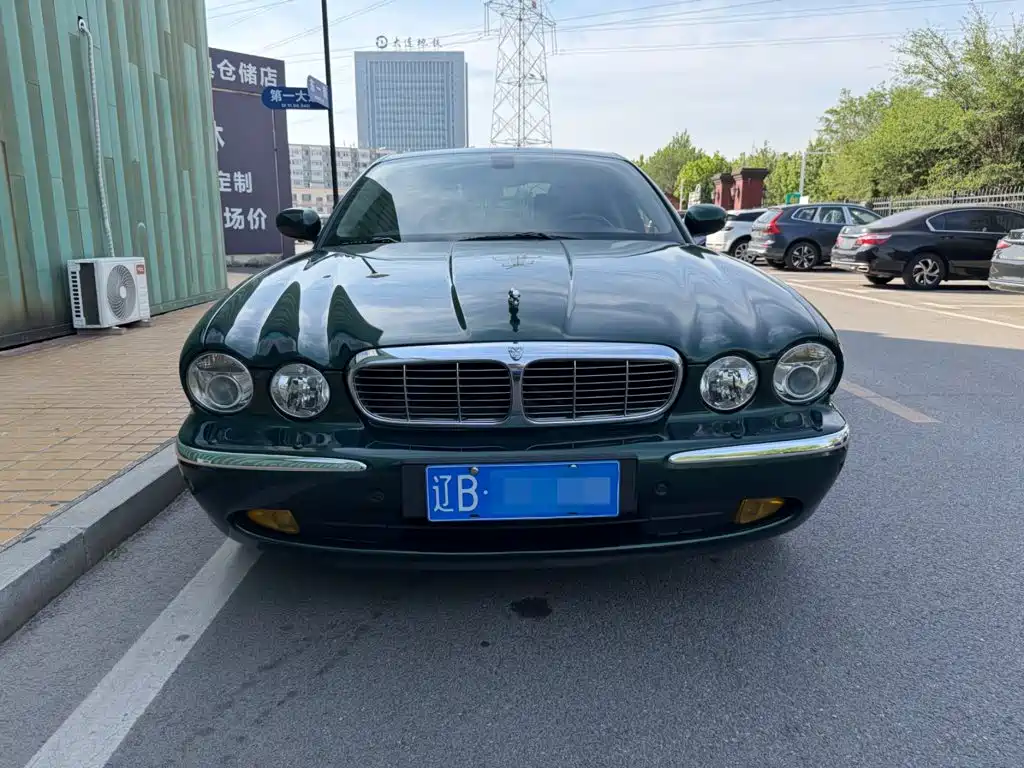 Jaguar XJ — миниатюра 2