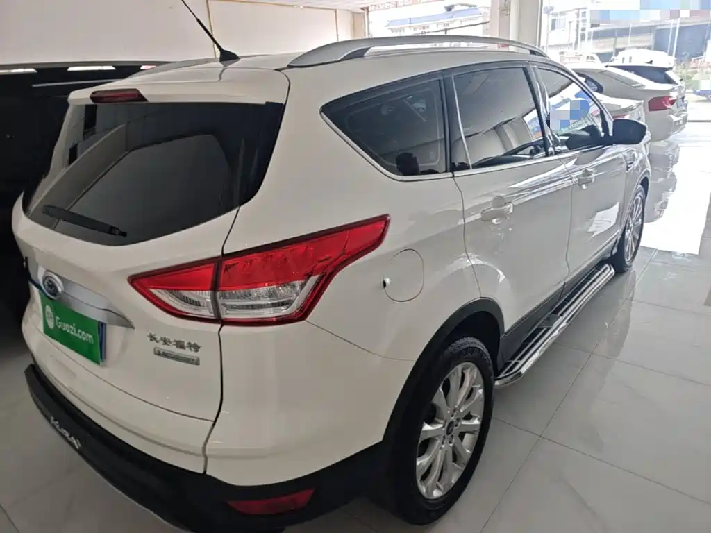 Ford Kuga — миниатюра 7