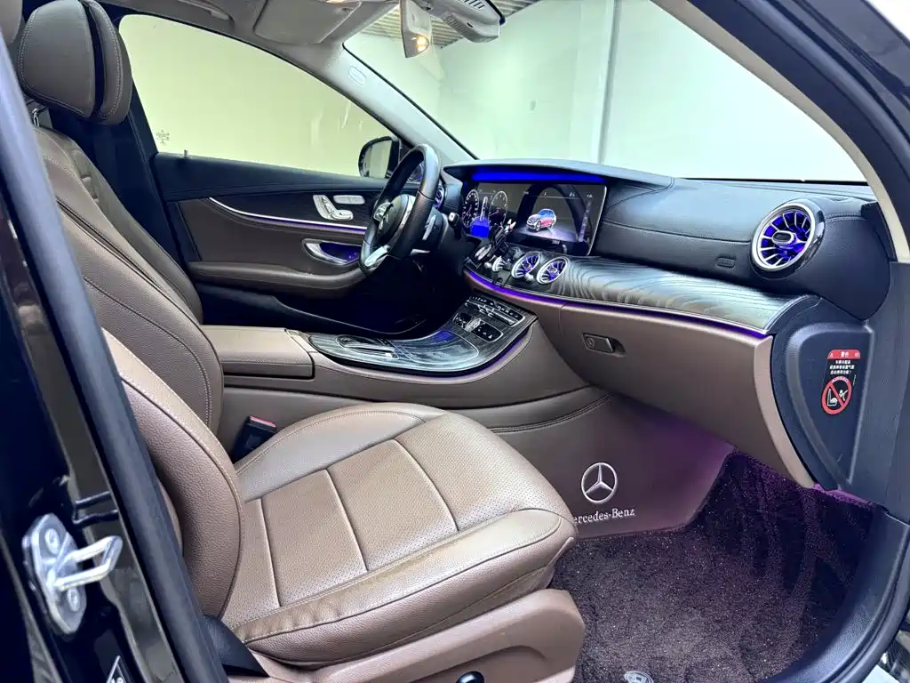 Mercedes-Benz E-Class — миниатюра 11