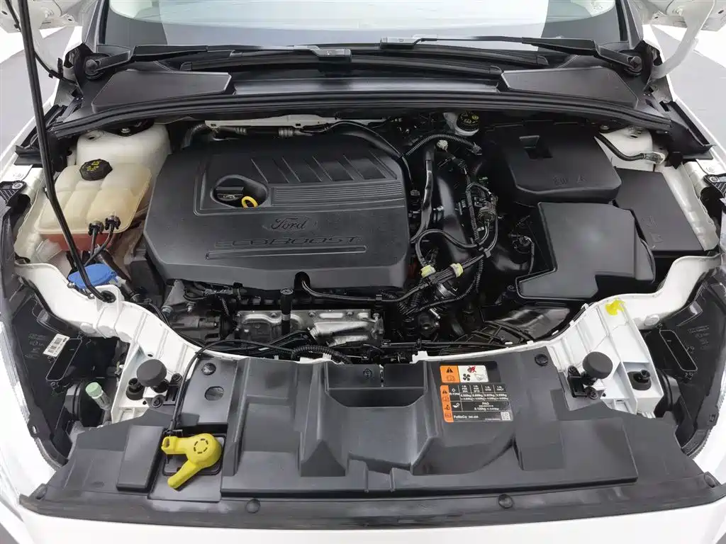 Ford Focus 2017 EcoBoost 180 AT Elite