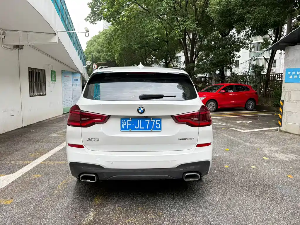 BMW X3 — миниатюра 9