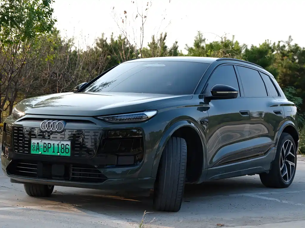 Audi Q6L e-tron — миниатюра 3