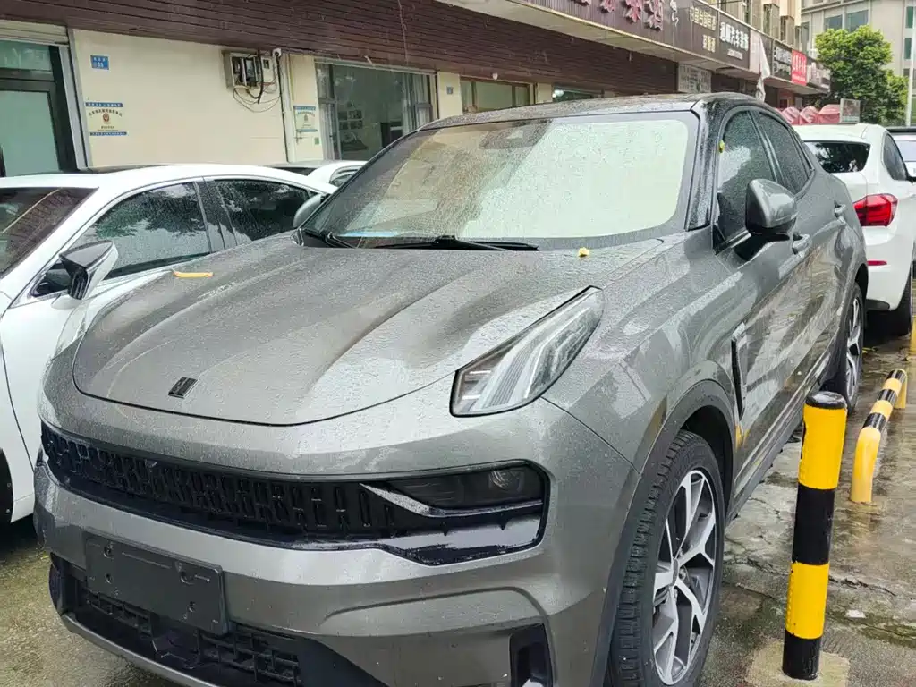 Lynk & Co 05