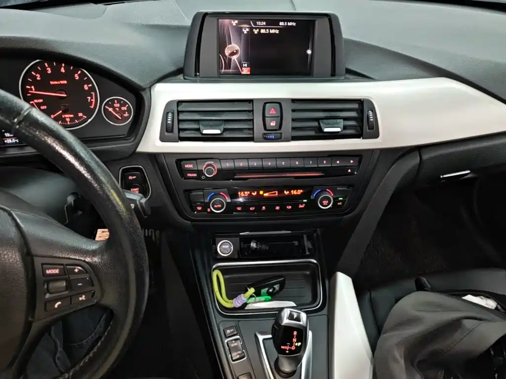 BMW 3 Series — миниатюра 9