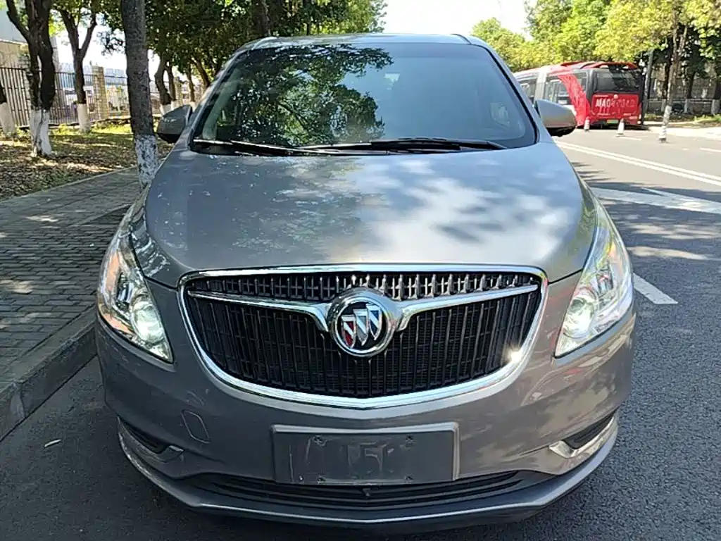Buick GL8 — миниатюра 3