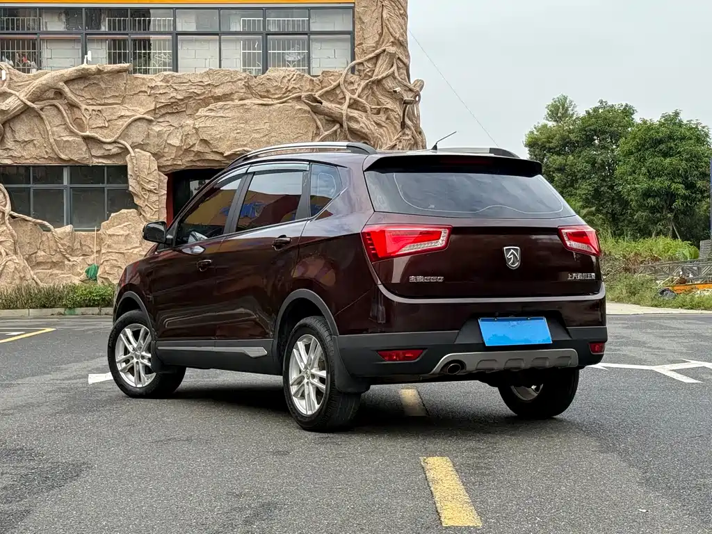 BAOJUN 560