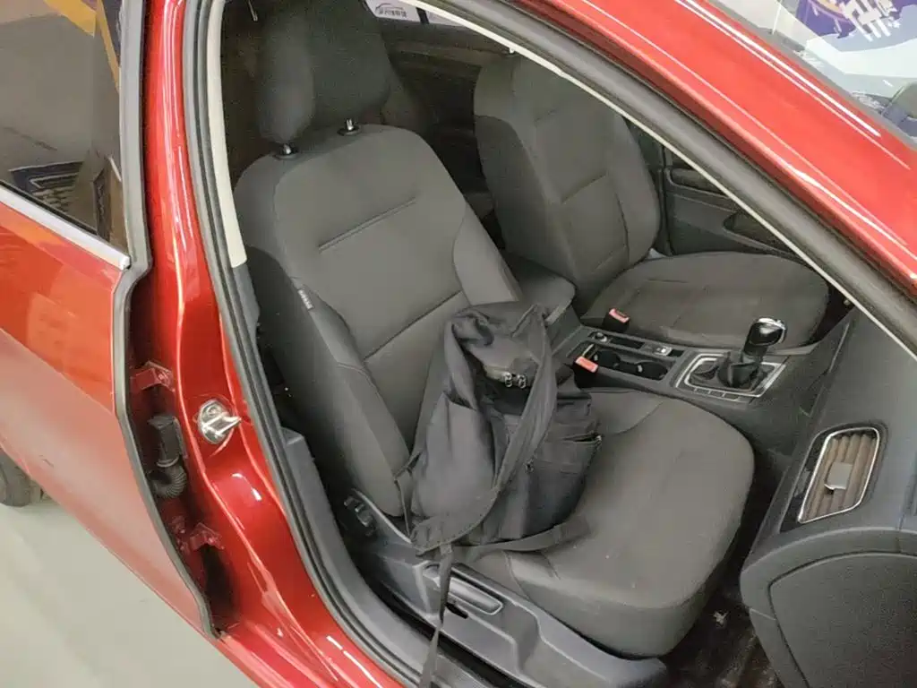 Volkswagen Golf — миниатюра 25