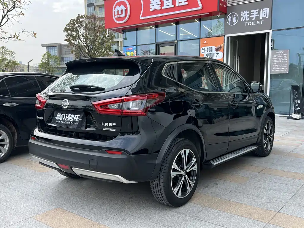 NISSAN QASHQAI