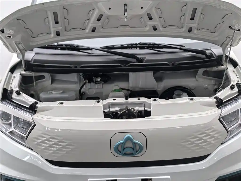 CHANGAN CROSS STAR V7 EV