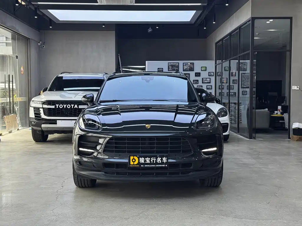 Porsche Macan — миниатюра 2