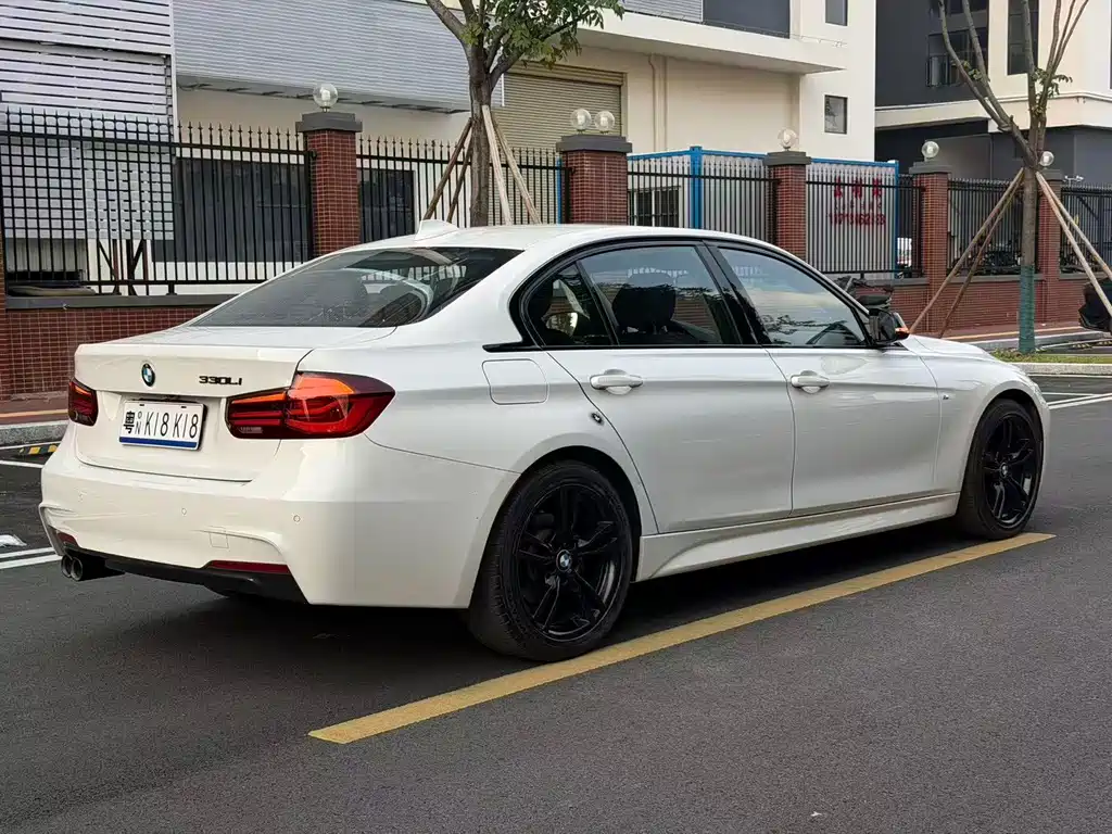 BMW 3 Series — миниатюра 4