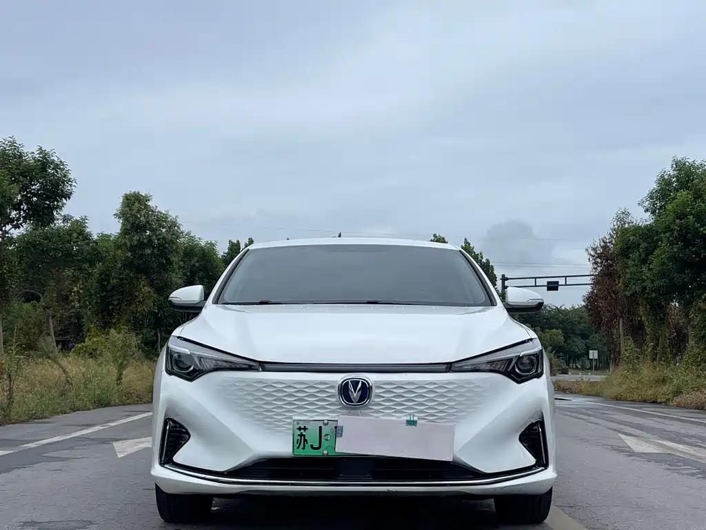 Changan Eado New Energy — миниатюра 2