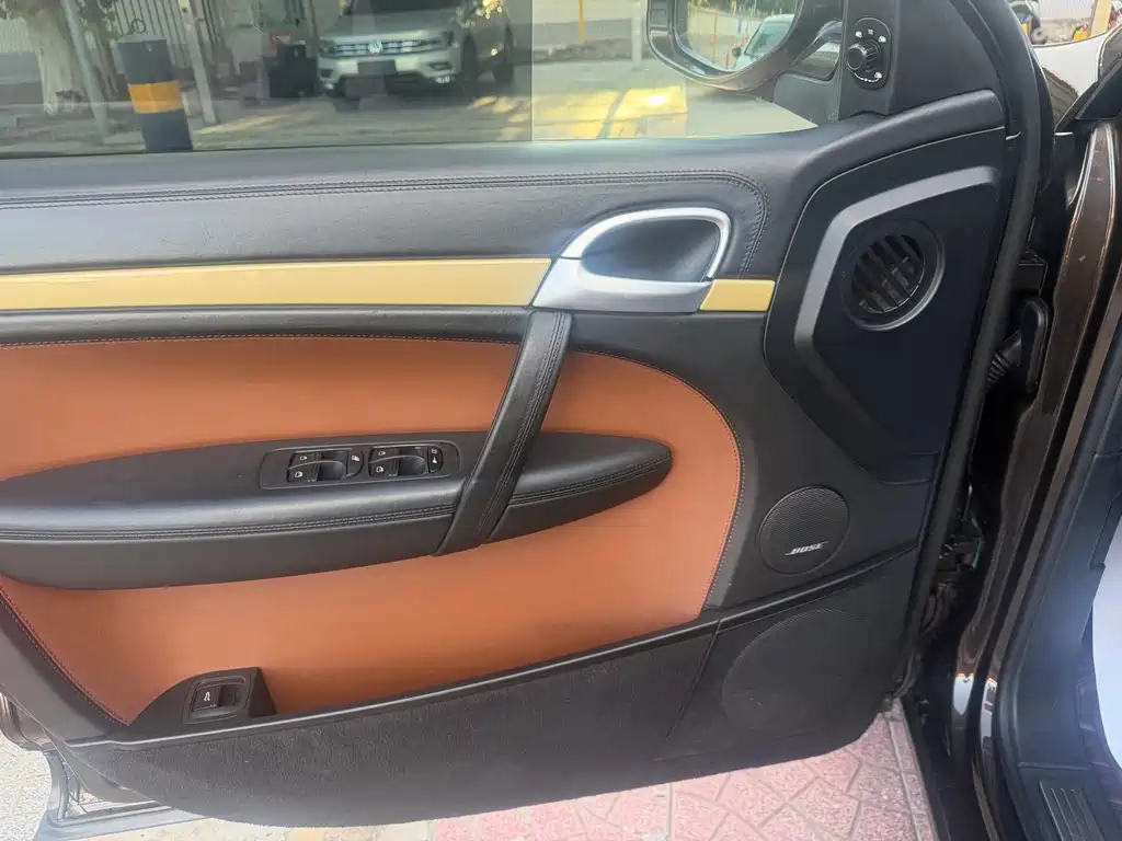 Porsche Cayenne — миниатюра 11