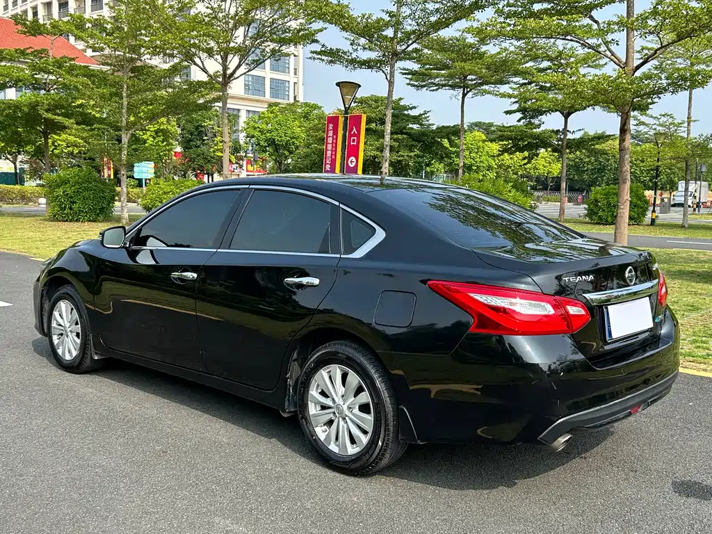Nissan Teana — миниатюра 7