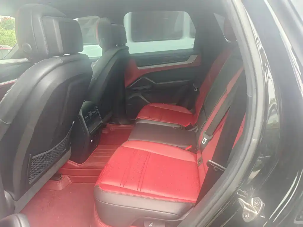 Porsche Cayenne — миниатюра 7