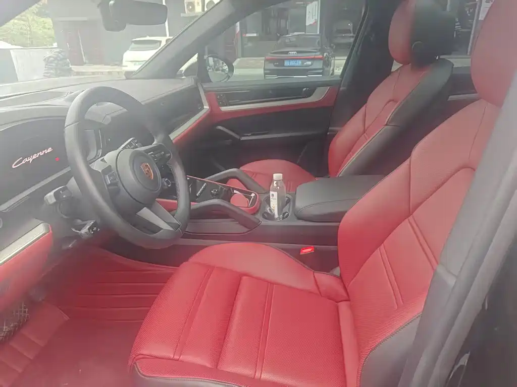 Porsche Cayenne — миниатюра 11