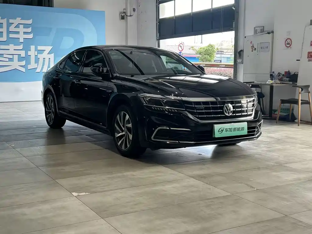 Volkswagen Passat PHEV — миниатюра 3