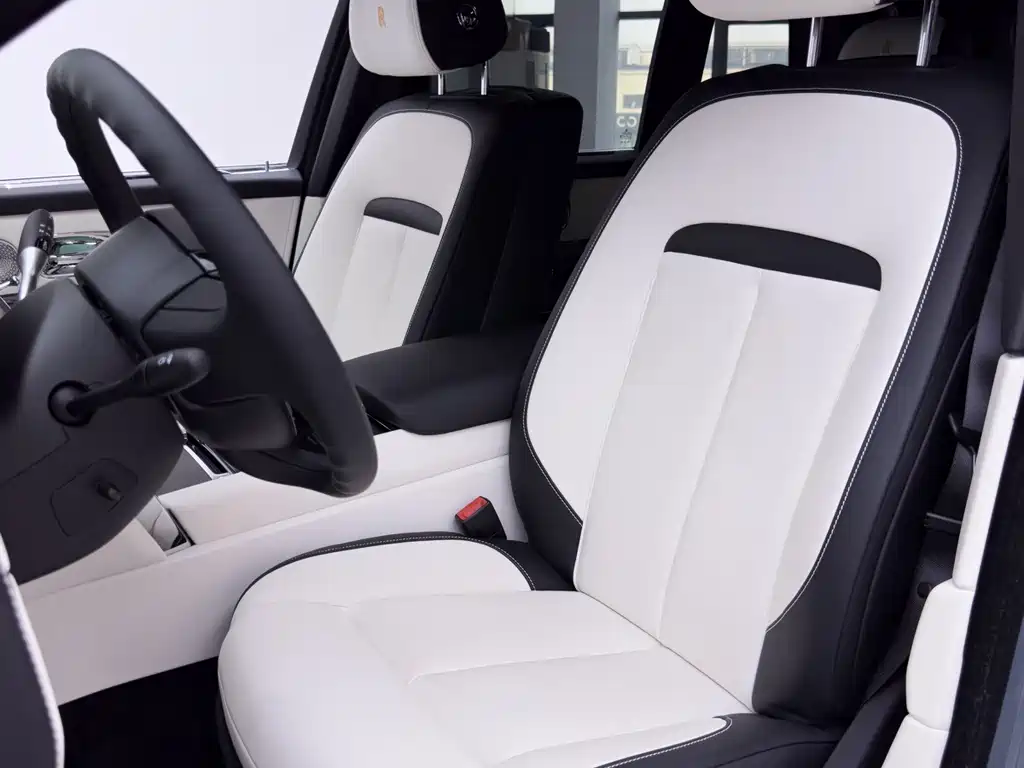 Rolls-Royce Cullinan — миниатюра 18