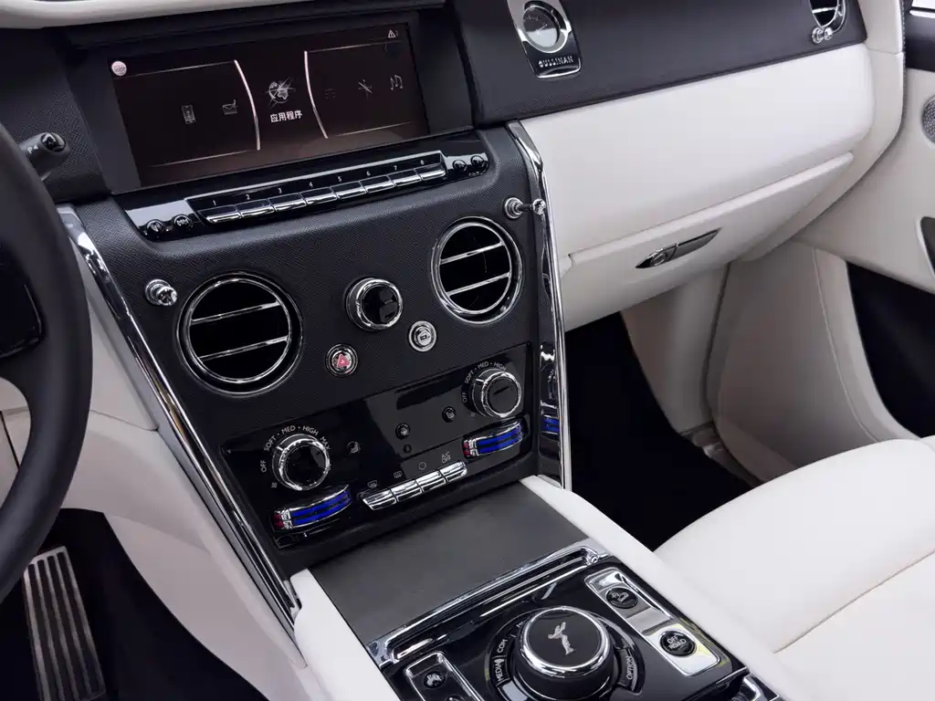 Rolls-Royce Cullinan — миниатюра 26