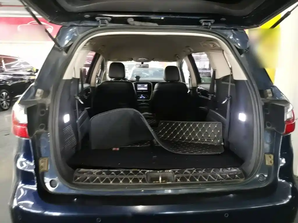 BYD MAX — миниатюра 19