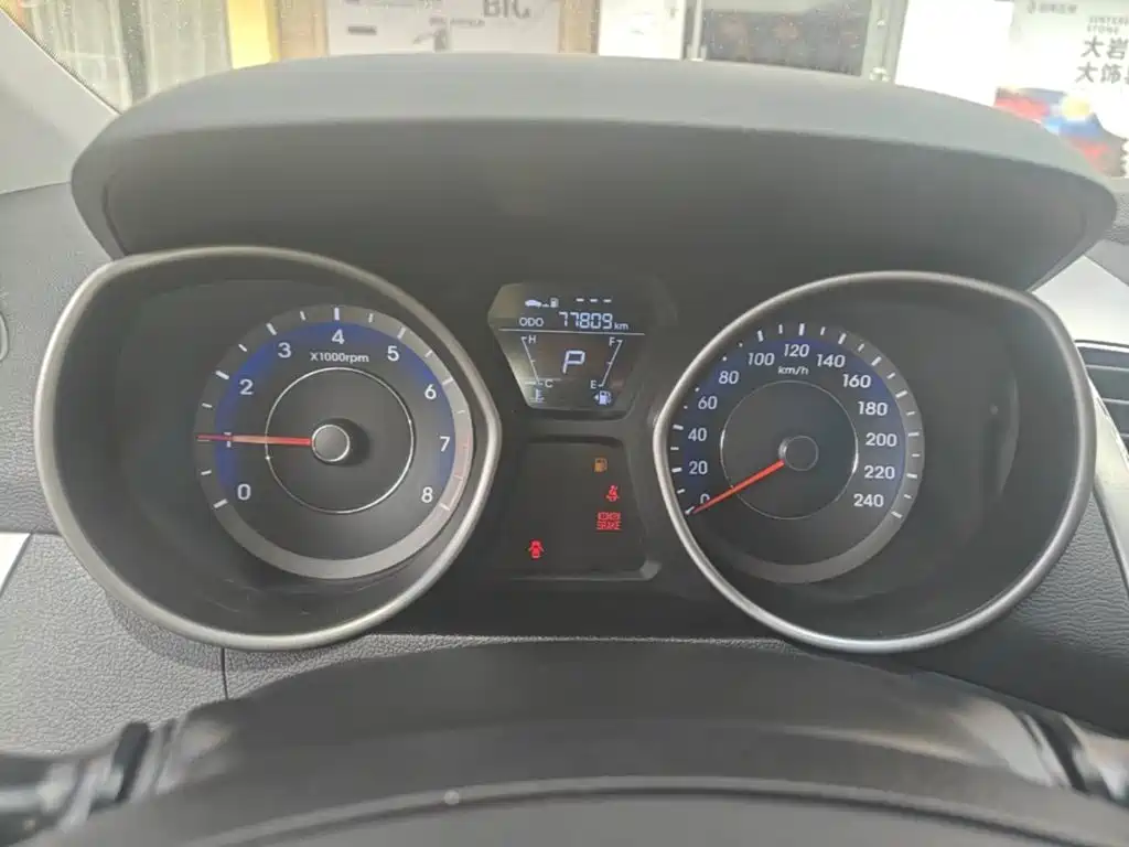 Hyundai Elantra Langdong — миниатюра 12