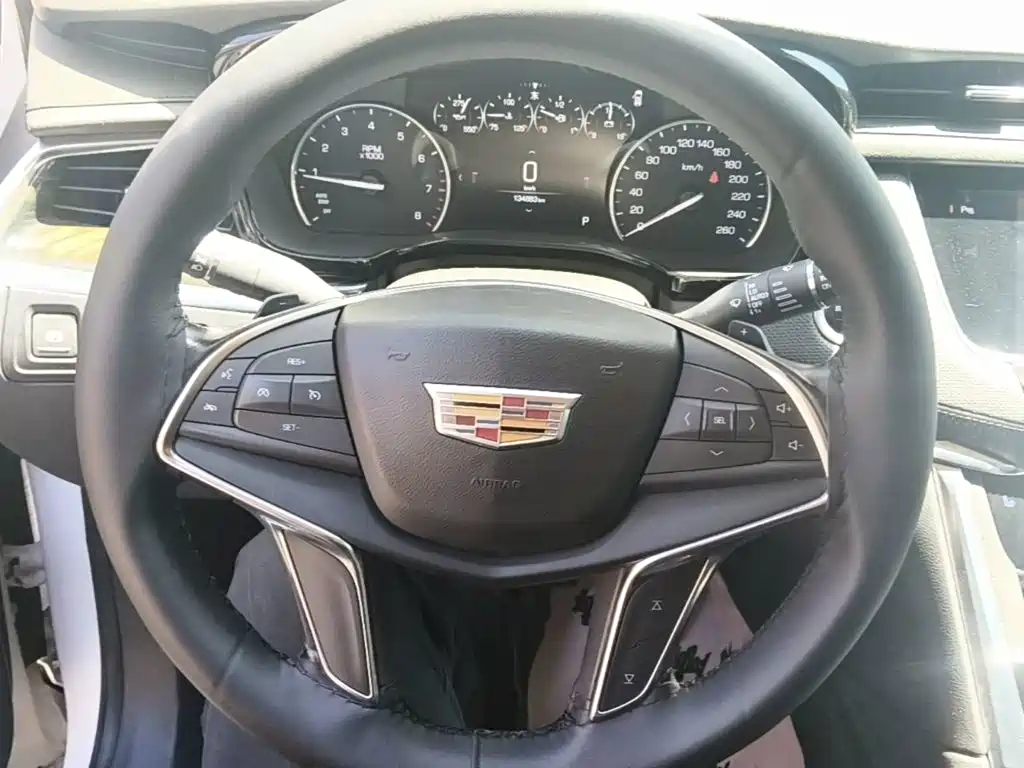 Cadillac XT5 — миниатюра 11