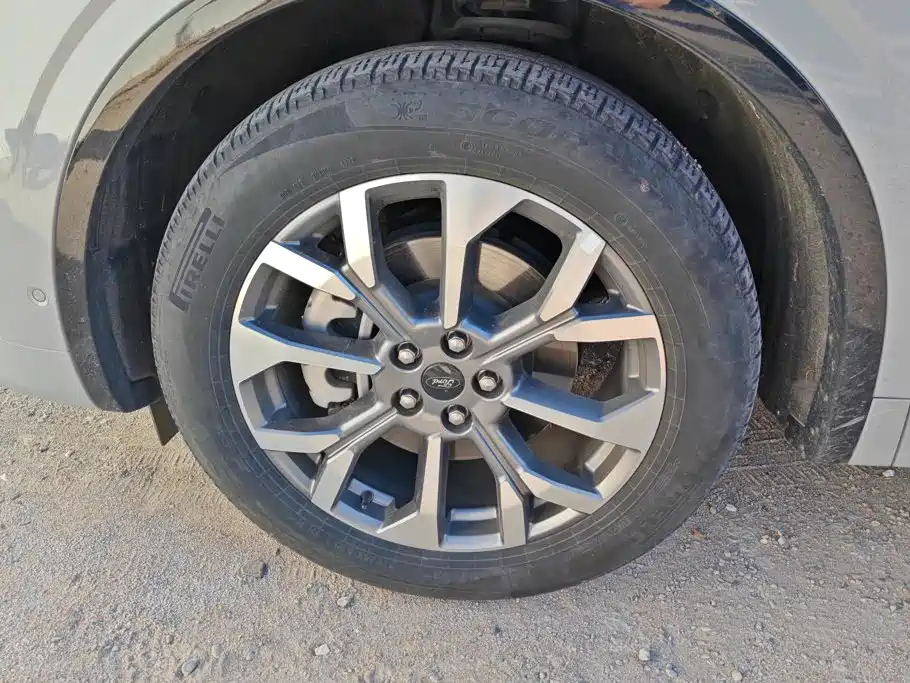 Ford Edge — миниатюра 6