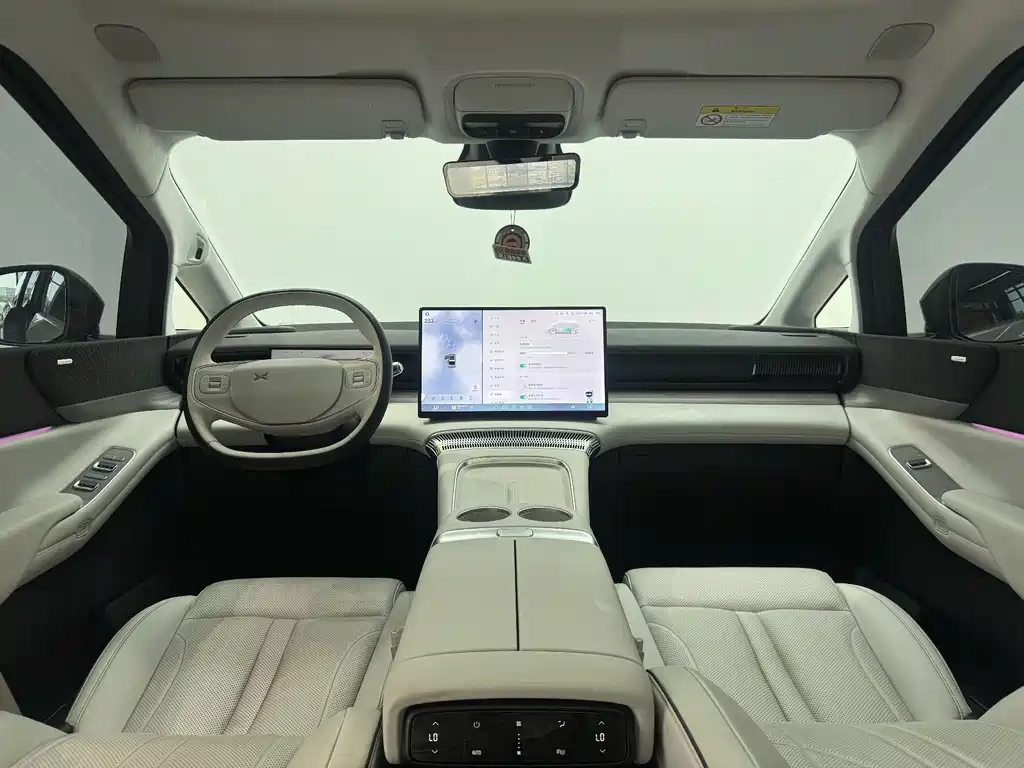 XPeng X9 — миниатюра 4