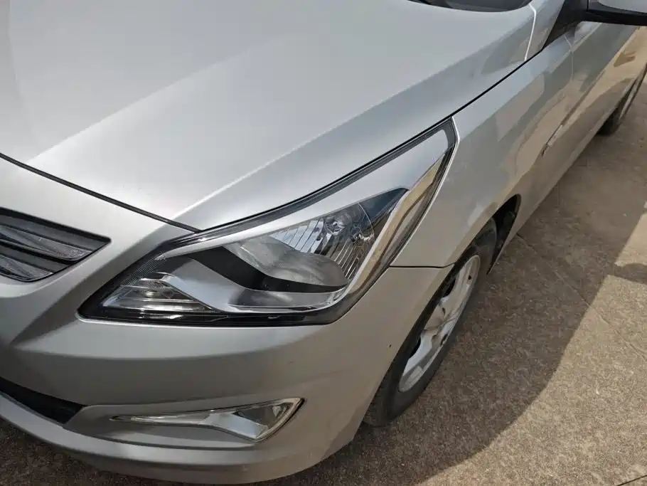 Hyundai Verna — миниатюра 5