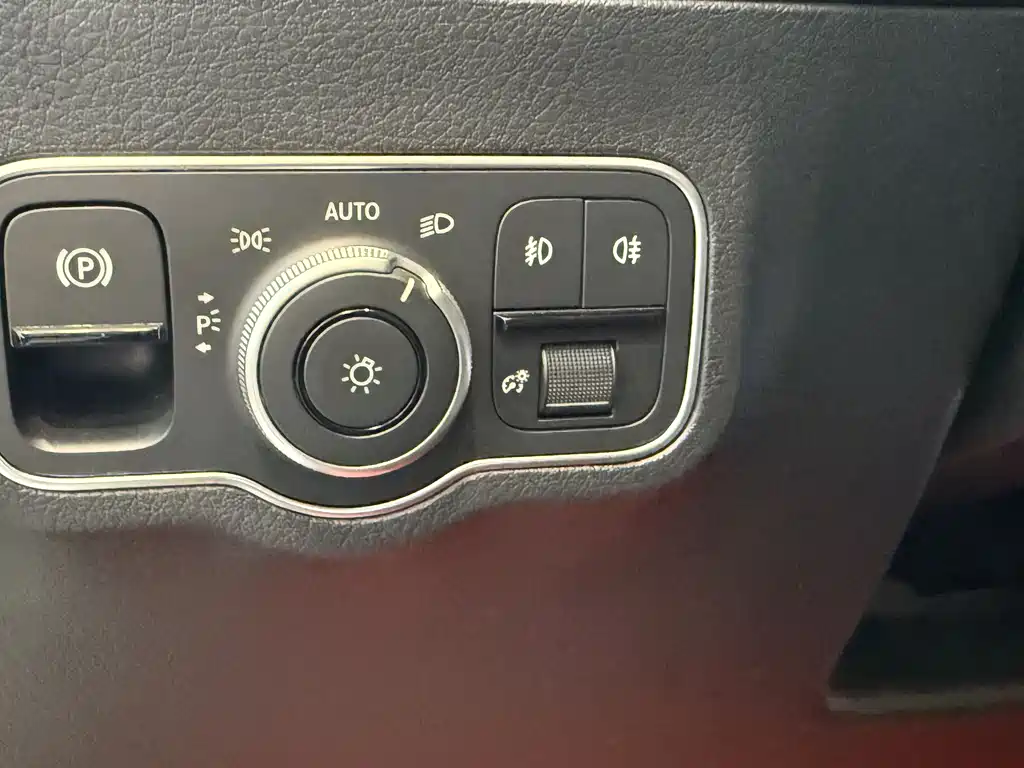 Mercedes-Benz GLA 2023 GLA 220