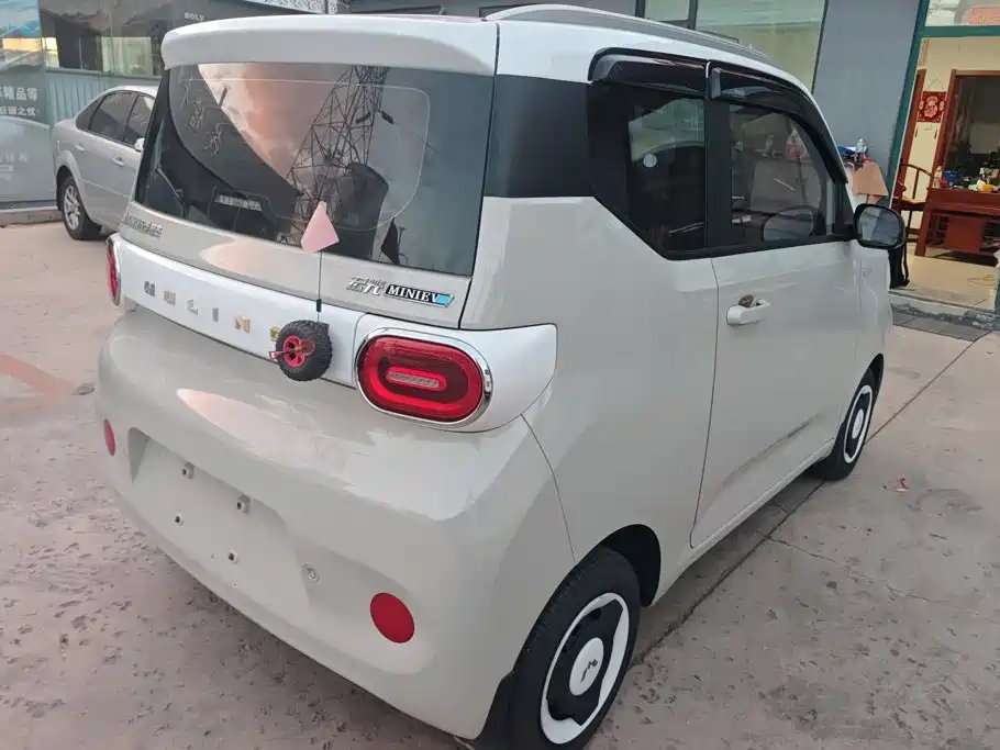 Wuling MINIEV — миниатюра 3
