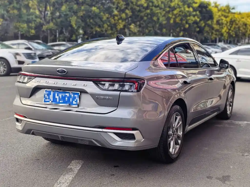 Ford Mondeo — миниатюра 8
