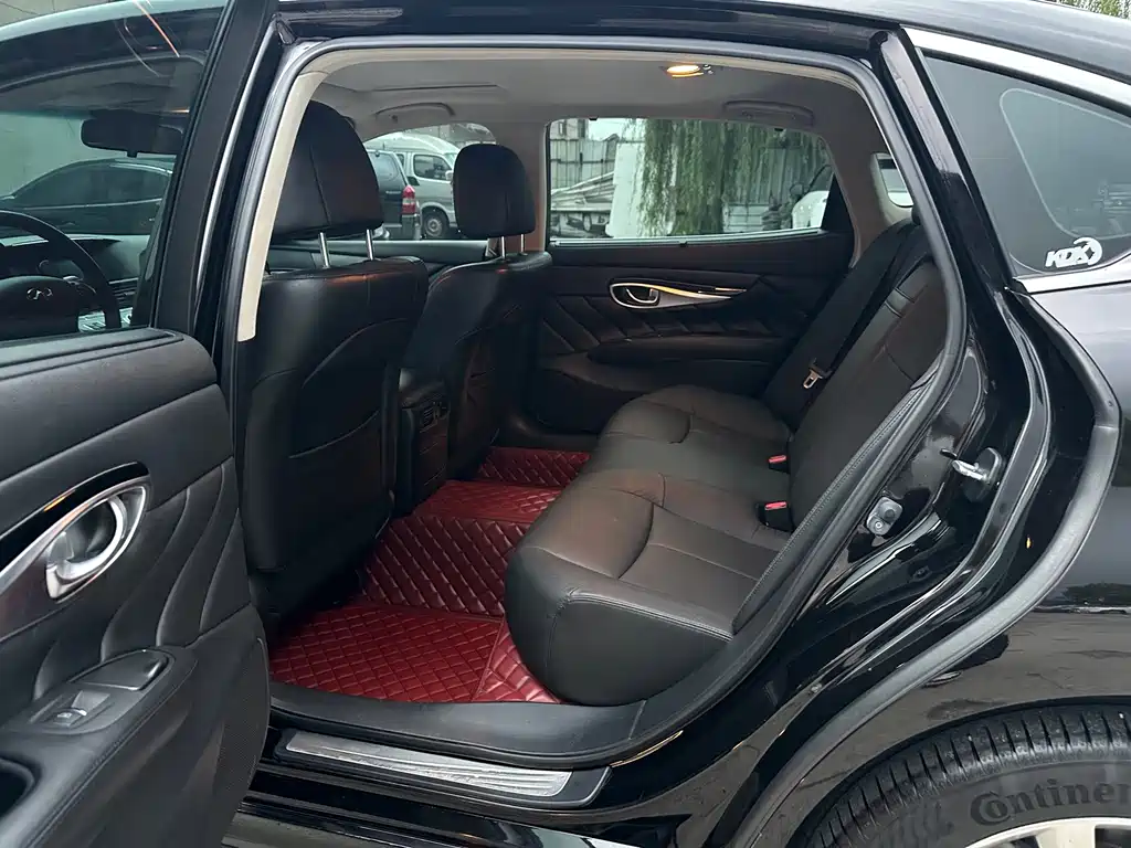 Infiniti Q70 — миниатюра 7