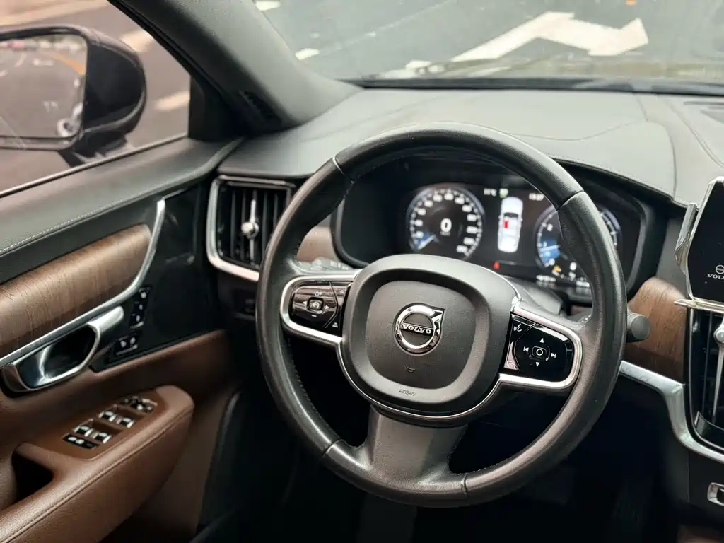 Volvo S90 — миниатюра 6