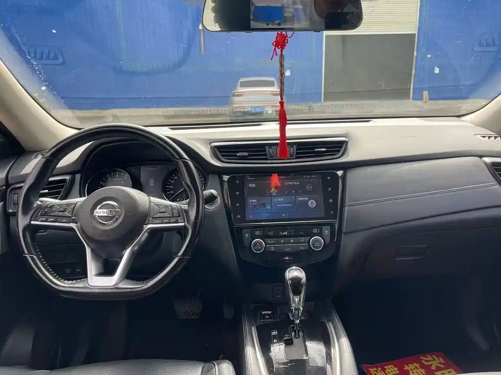 Nissan X-Trail — миниатюра 8