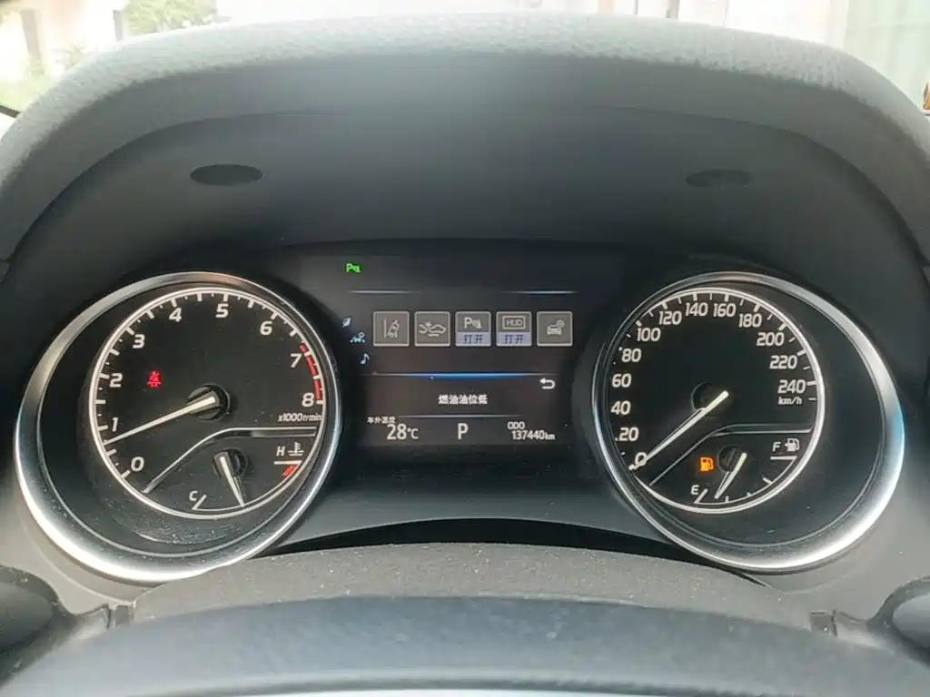 Toyota Camry — миниатюра 12