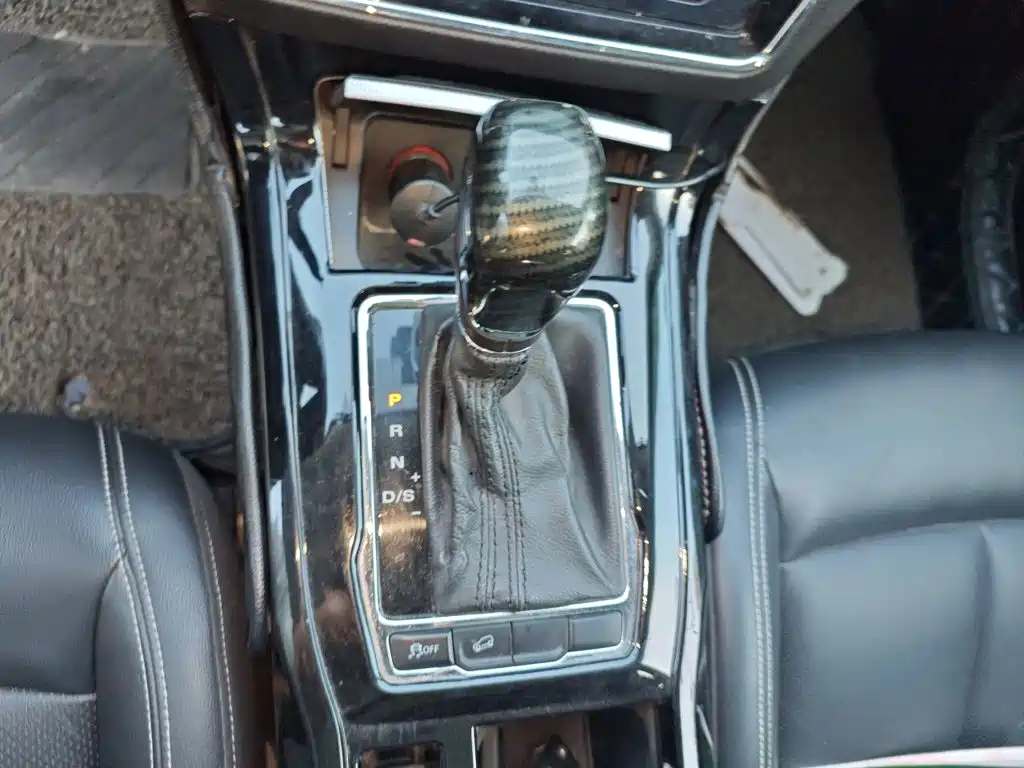 Roewe RX5 — миниатюра 15