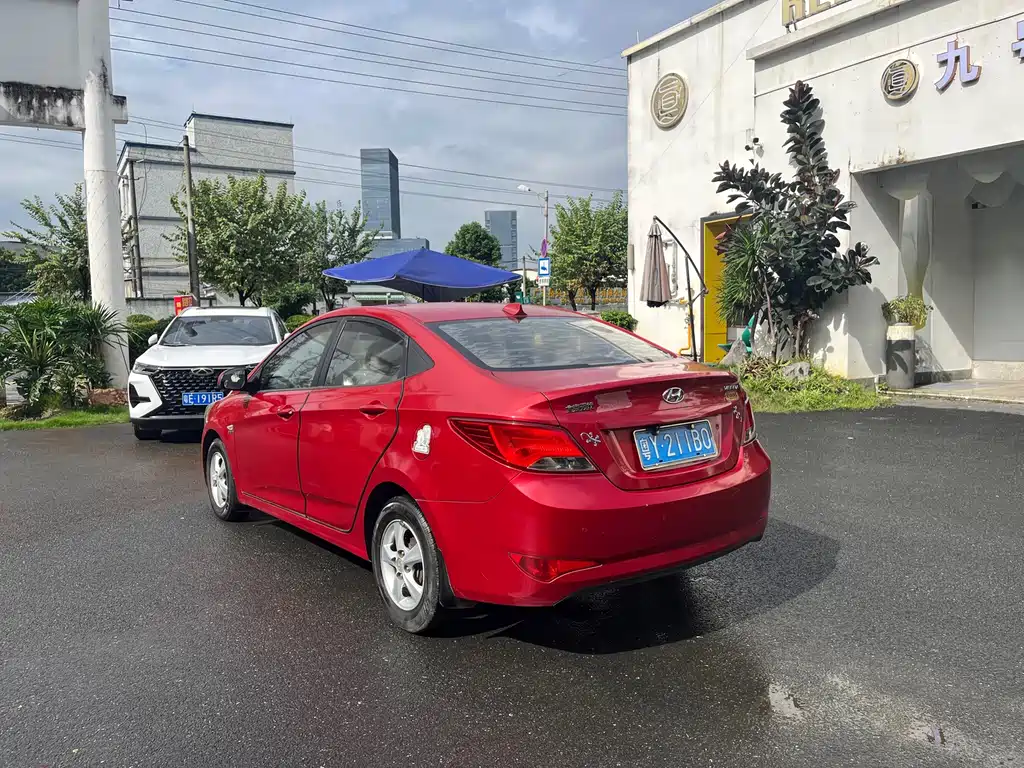 Hyundai Verna — миниатюра 7