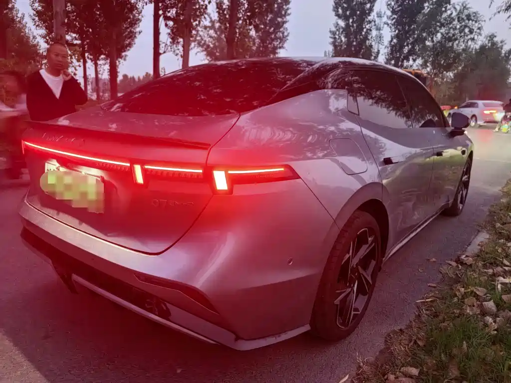 Lynk & Co 07 EM-P — миниатюра 11