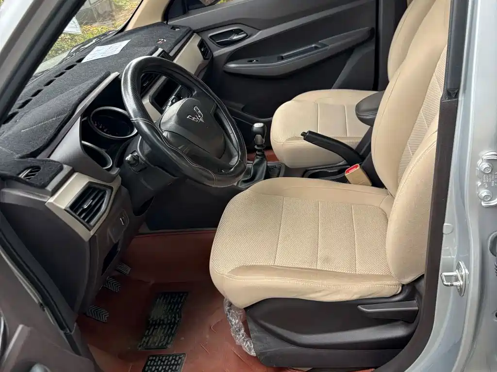 Wuling Hongguang — миниатюра 5