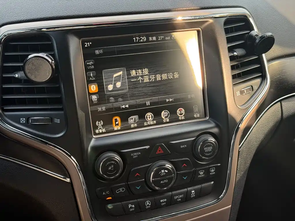 Jeep Grand Cherokee (Import) 3.0L Elite Navigation Edition, фото 12