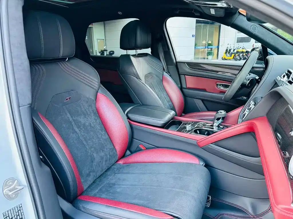 Bentley Bentayga — миниатюра 6
