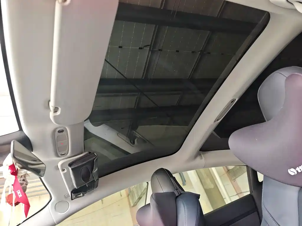 Tesla Model 3 — миниатюра 16