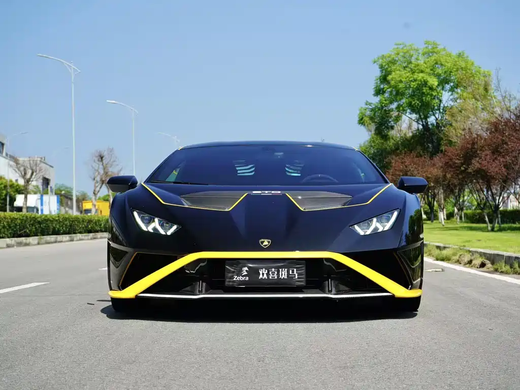 LAMBORGHINI HURACÁN