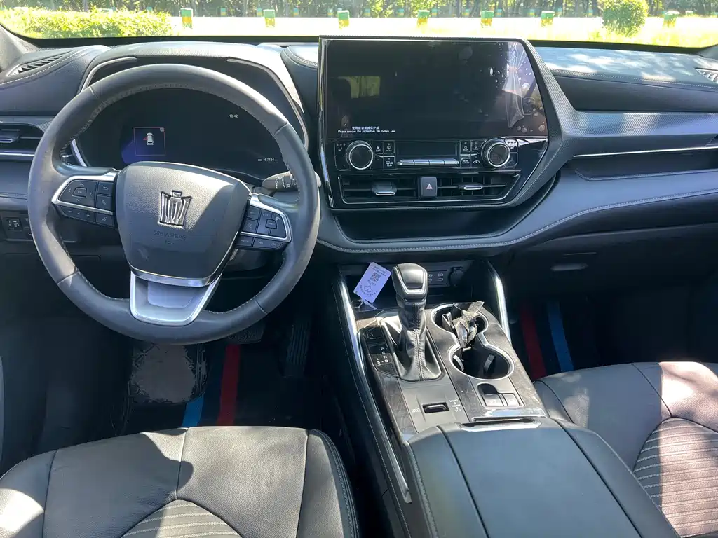 Toyota Crown Kluger — миниатюра 6