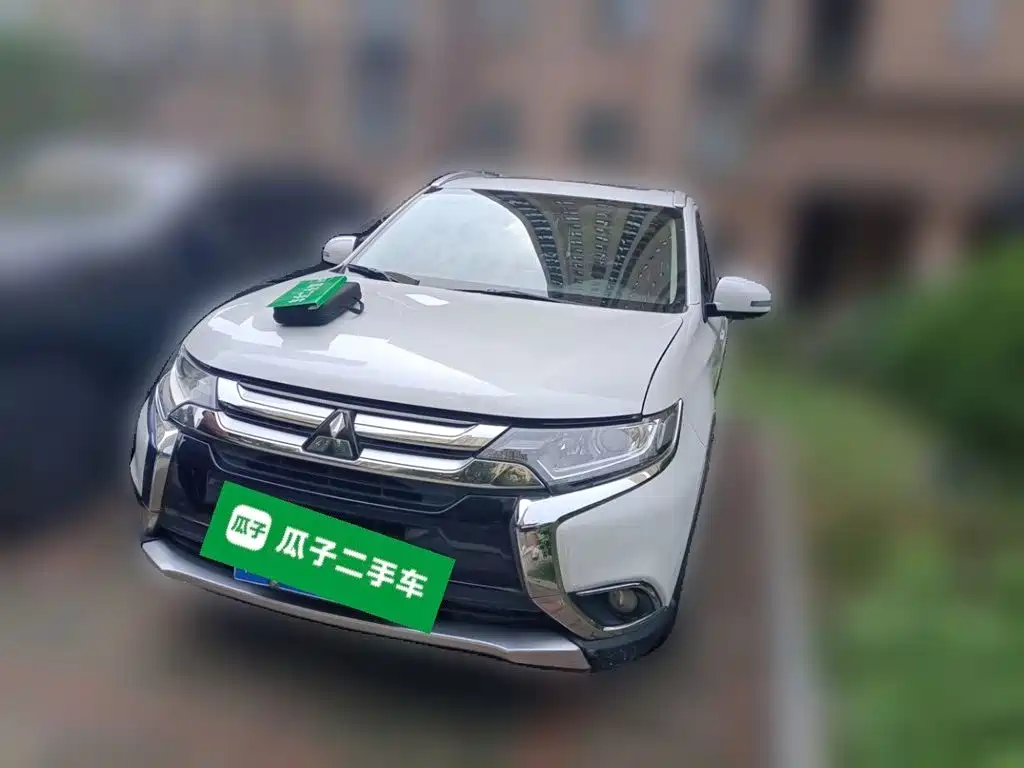 Mitsubishi Outlander (Import) — миниатюра 2