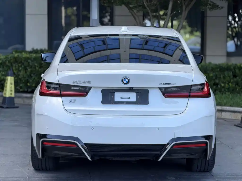 BMW i3 — миниатюра 9